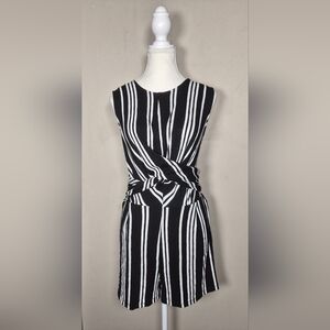 Love Tree Womens Size Medium White Black Striped Romper Cut Out Tie up Jumpsuit